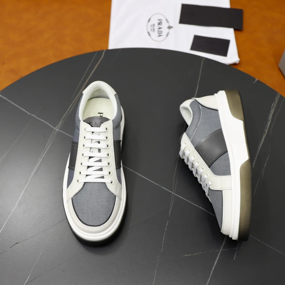 Ex-factory price: 680💰Top original order Brand: PRADA (Prada) Standard code: Men's size 38/44 (45 can be customized) Grade: Same as the official website Material: Original cowhide stitched with imported cloth, cowhide lining, original combination of two-color wear-resistant soft outsole Style category: casual sports version, young fashion, European and American trend, British style Color: actual picture color